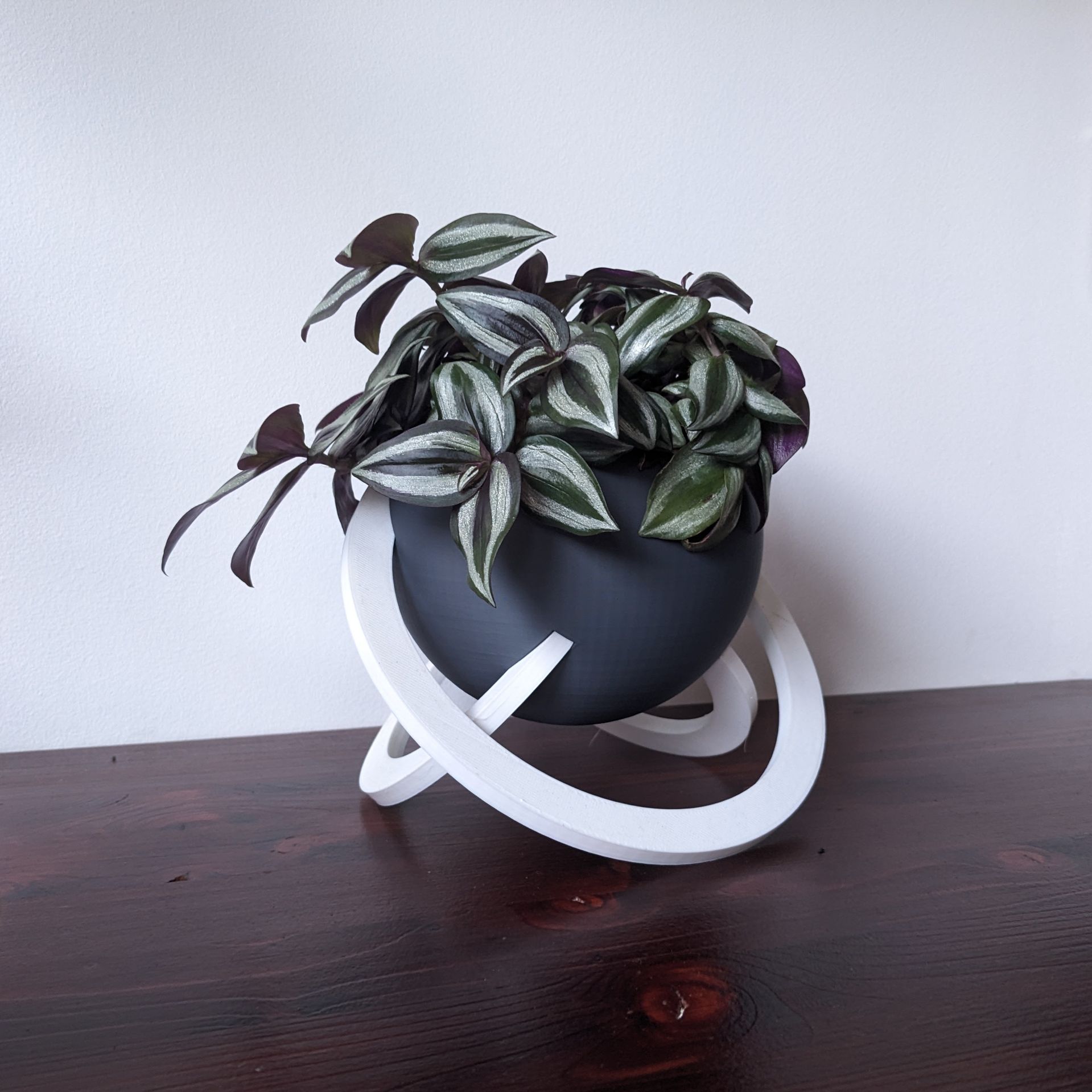 Venchartt Astral Cache-pot original design sphérique asymétrique Création en impression 3D personnalisable Cache-pot Plantes Artisanal Lyon Personnalisé Astral Original Design Sphère Décoration